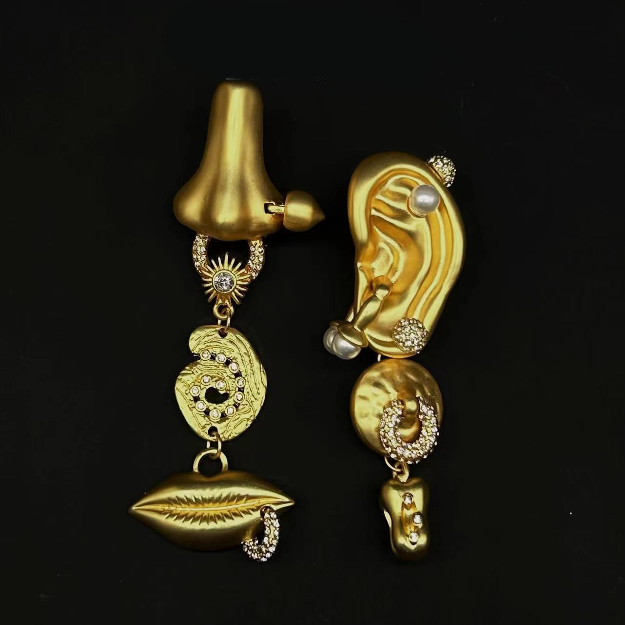 Boucles d'oreilles impressionnantes piercing dépareillées