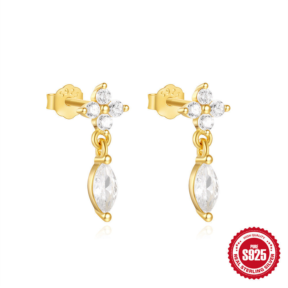 Boucles d'oreilles tendance en argent sterling avec cœur et pétales zircon