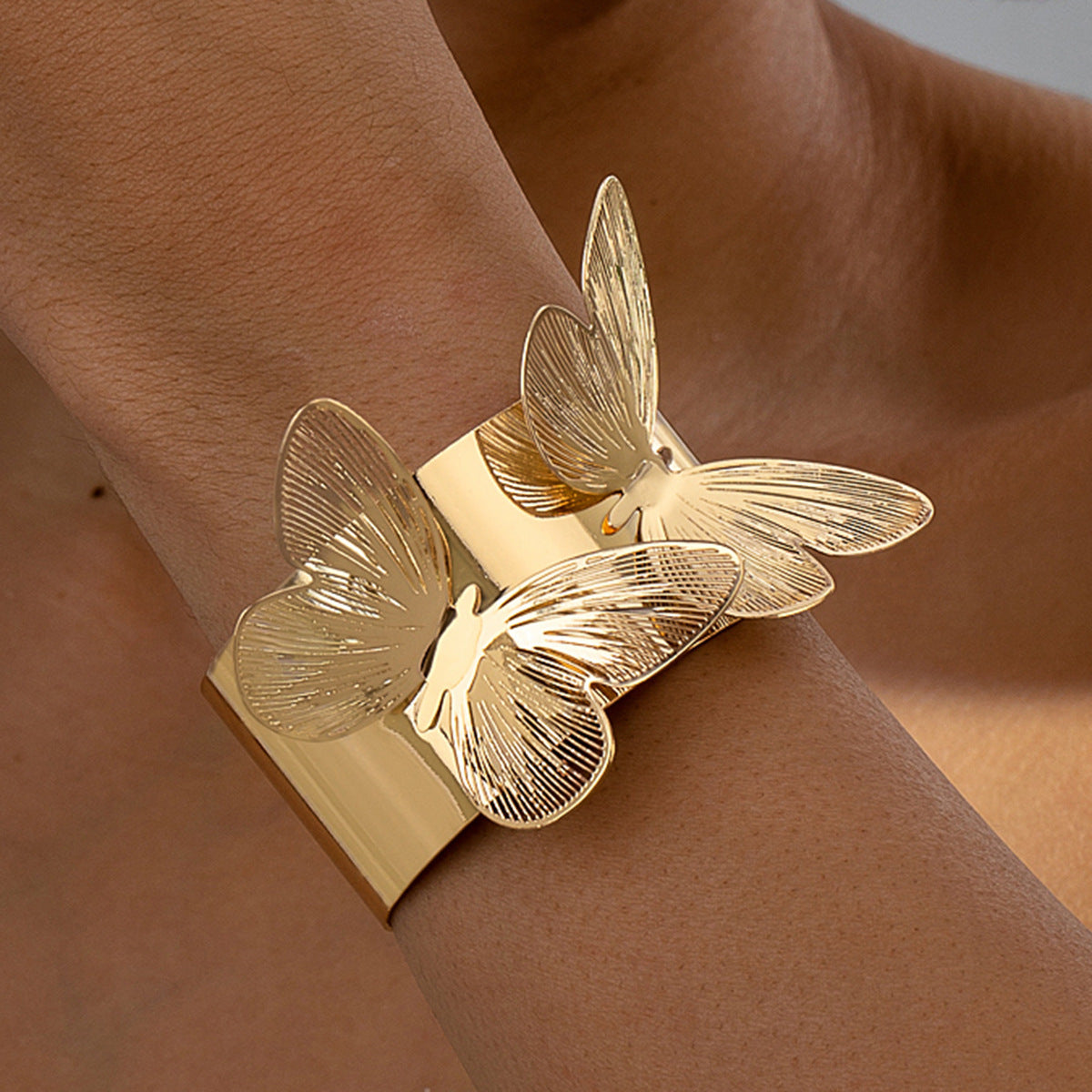 Bracelet en métal papillon 3d