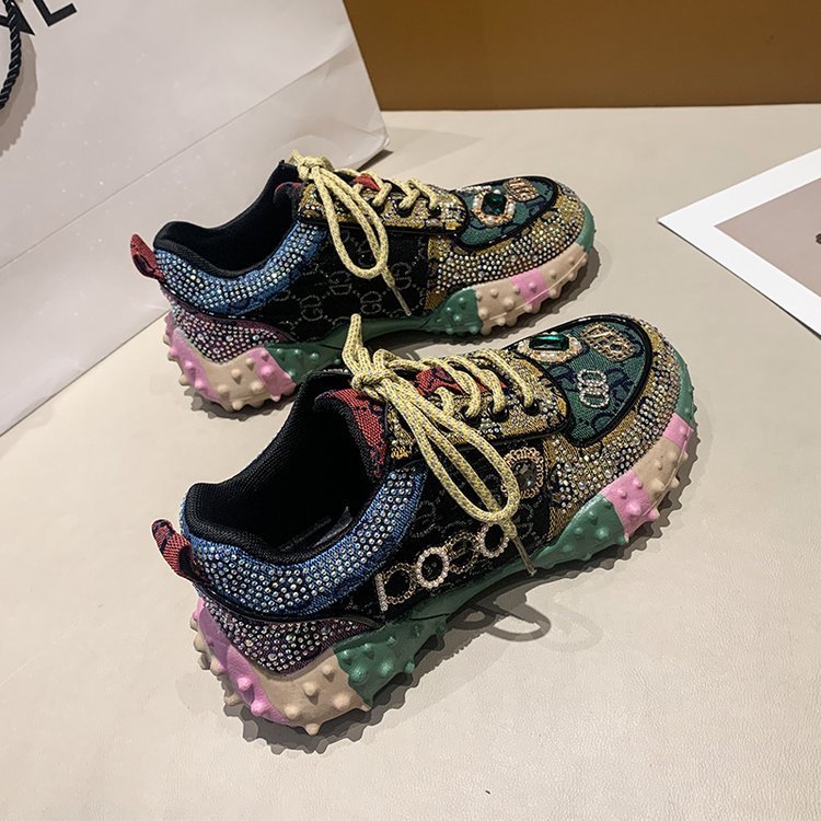 Chaussures décontractées avec lettres en bijoux 3 modèles différents