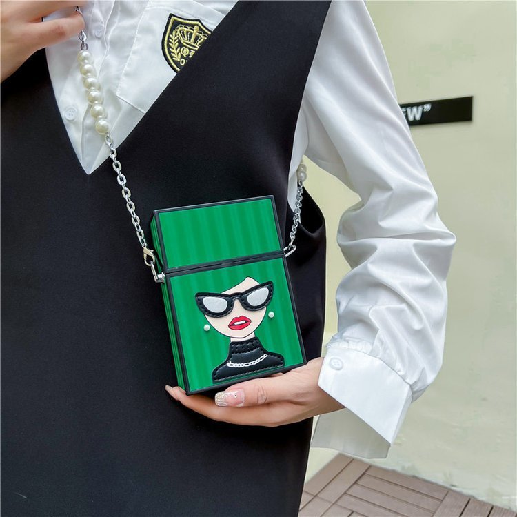 Sac messager à bandoulière avec chaîne et perle